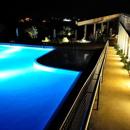 Leivatho Hotel 스보로나타 외부 사진
