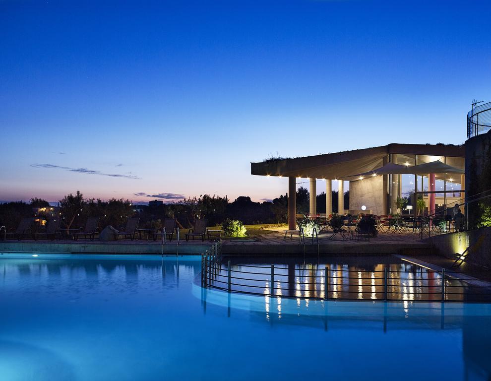 Leivatho Hotel 스보로나타 외부 사진