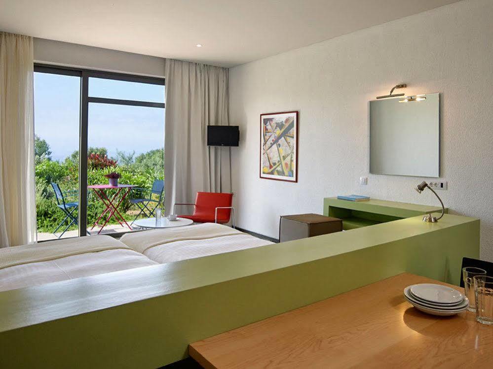 Leivatho Hotel 스보로나타 외부 사진